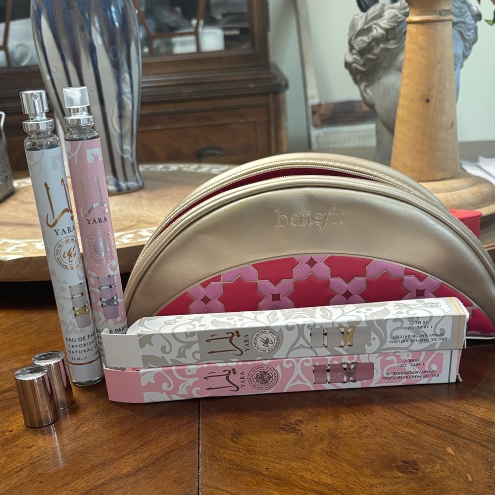Benefit Pink and Gold Makeup bag with Yara Parfum - Picture 3 of 3
